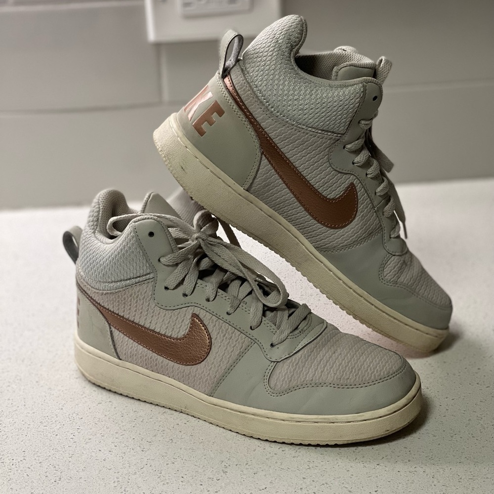 NIKE high tops